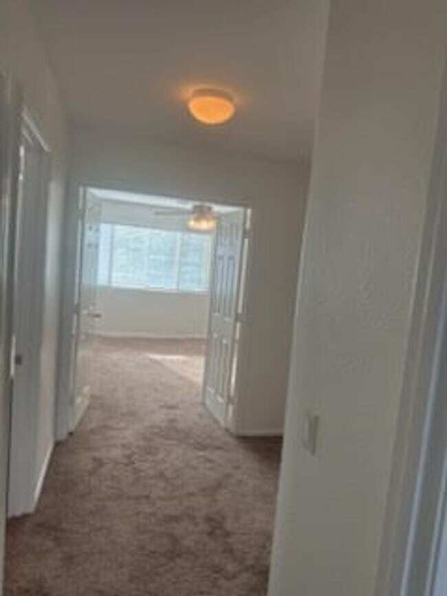 Building Photo - 22257 N Gibson Dr