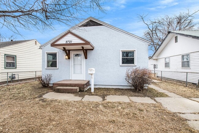 Building Photo - Completely Renovated 2 Bedroom House!