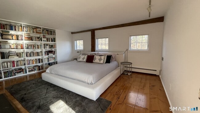 Building Photo - 58 Wells Hill Rd