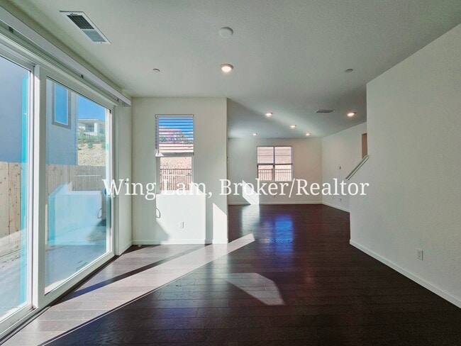 Building Photo - 3165 Sunny Gate Ln
