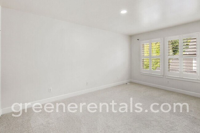 Building Photo - 9016 Merrill Court NE