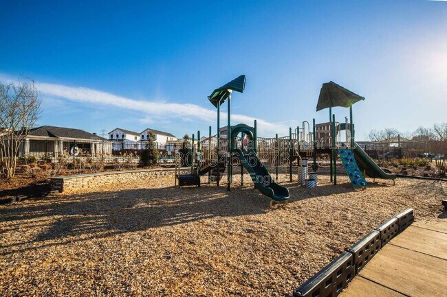 Building Photo - 11910 Silverheel Ln