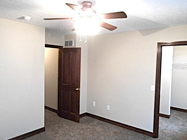 Building Photo - 231 Oakford St