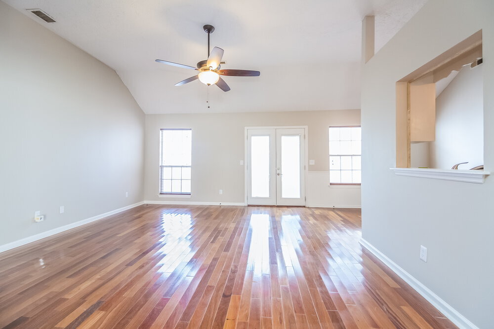 Building Photo - 494 Forest Ridge Dr