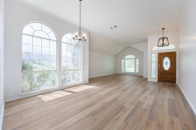 Building Photo - 11032 Crossland Dr