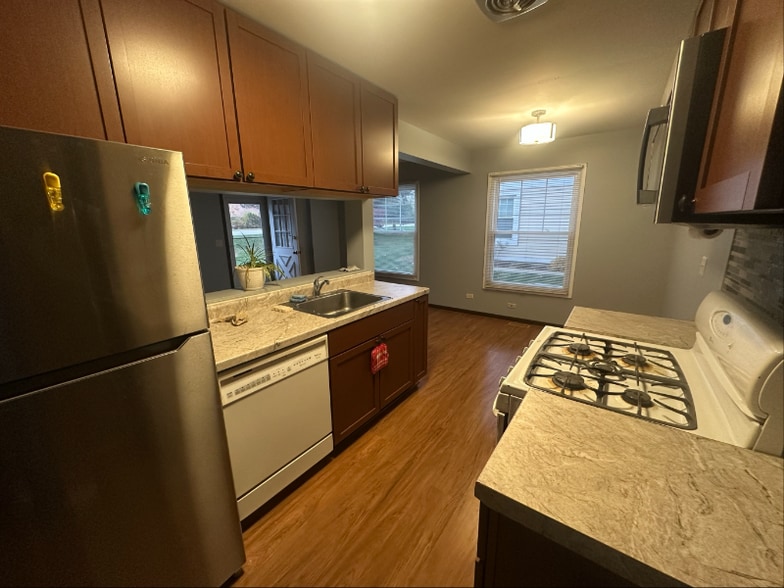 Building Photo - 310 Farmingdale Cir