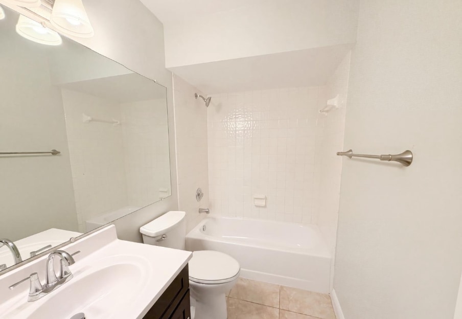 Building Photo - 1379 Gumbert Dr