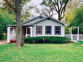 Building Photo - 3008 Lincoln Rd