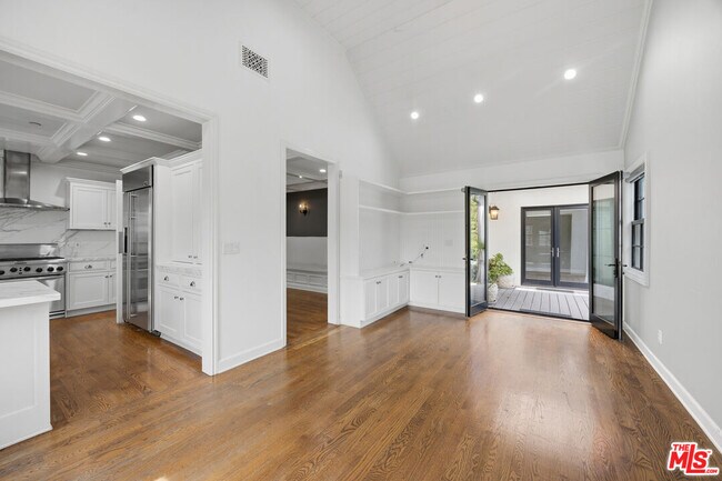 Building Photo - 4316 N Clybourn Ave