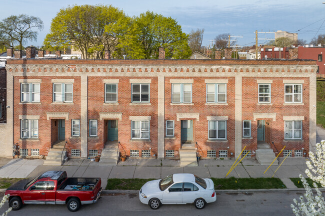 Building Photo - Beyster Terrace