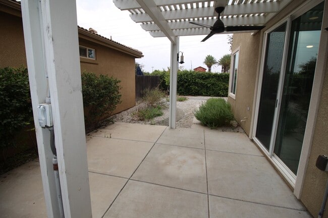 Building Photo - 2102 Makenna Dr