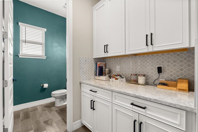 Building Photo - 1713 Pasture Lp