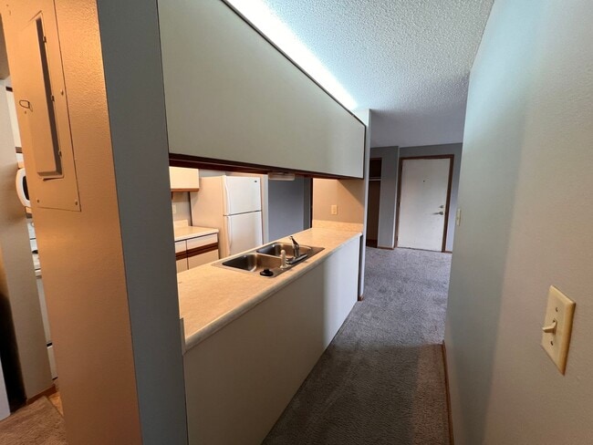 Building Photo - 802 Benton Dr