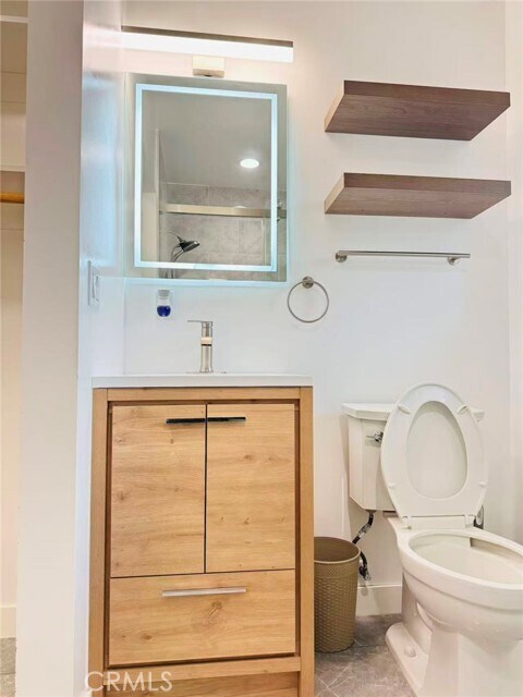 Building Photo - 3270 N Rancho La Carlota Rd