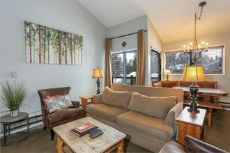 Building Photo - Move in Special! Keystone 2 bed/2bath! Plus Bonus Room  Pool and Hot Tubs!  BIKE STORAGE!