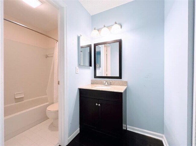 Building Photo - 2032 Discovery Cir E