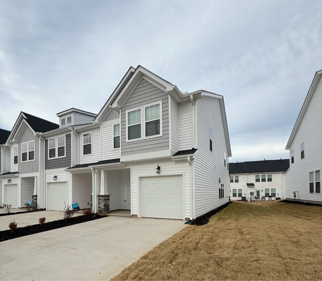 Building Photo - 511 Harebell Wy