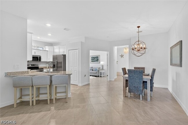 Building Photo - 14001 Hunter Oak Dr