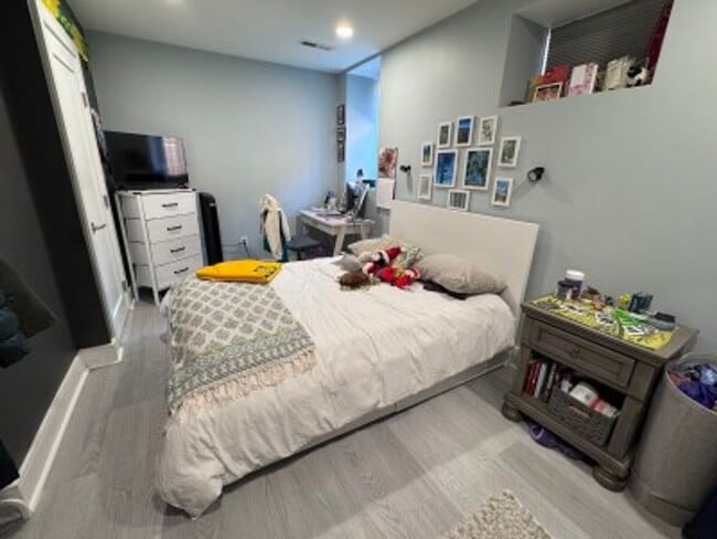 Building Photo - Recently Renovated 3 Bed/2 Bath Right In The Heart Of Washington Square!