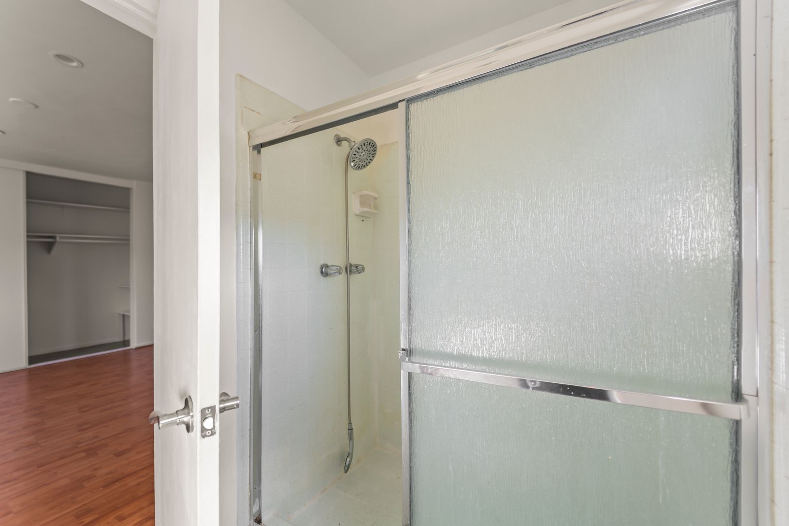 Building Photo - 5738 Woodman Ave