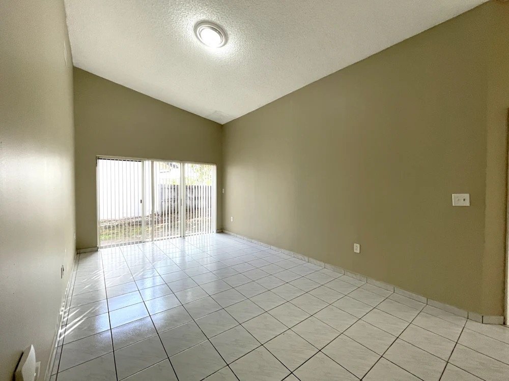 Building Photo - 14206 NE 52nd St