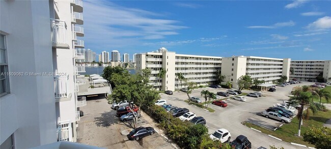 Building Photo - 18031 Biscayne Blvd