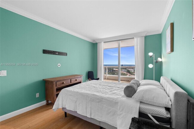 Building Photo - 21055 Yacht Club Dr