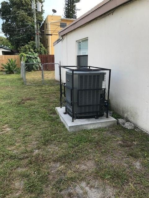 Building Photo - 1960 NE 173rd St