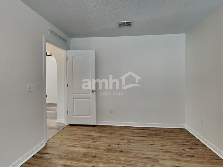 Building Photo - 116 Osprey Marsh Ln