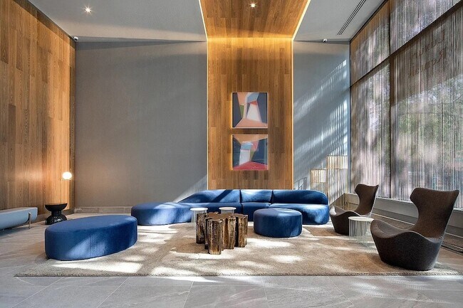 Building Photo - 1735 York Ave