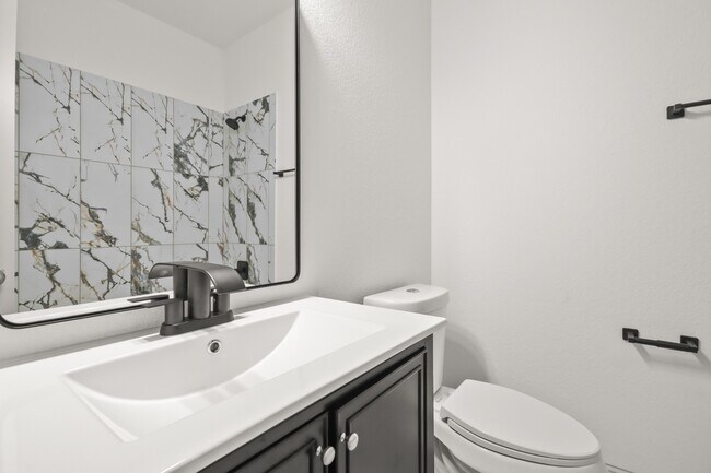 Building Photo - 71 Black Swan Pl