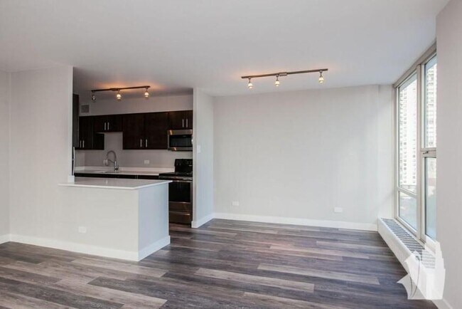 Building Photo - 2 bedroom in Chicago IL 60660