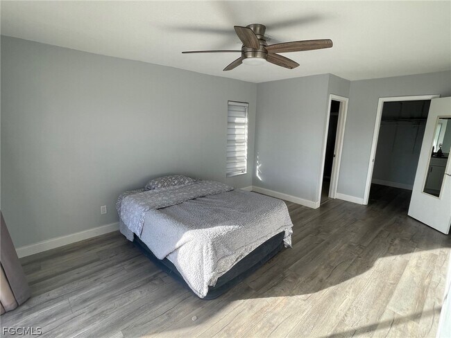 Building Photo - 5029 SW 11th Pl