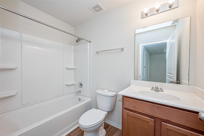 Building Photo - 4435 Champions Landing Dr