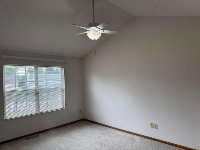 Building Photo - 6064 Innovation Dr