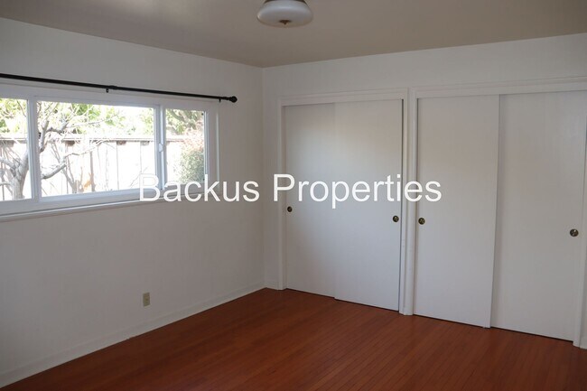 Building Photo - Wonderful three bedroom home in Monterey Park area of South Salinas