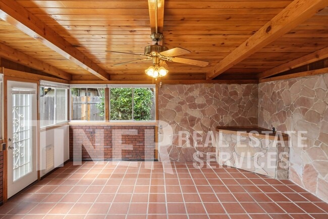 Building Photo - 8665 Everglade Dr