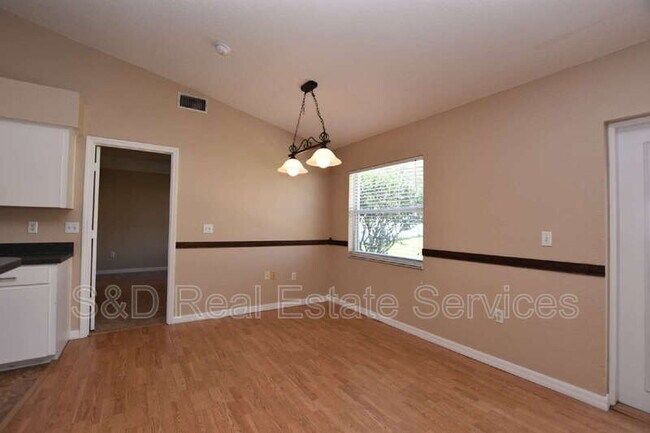 Building Photo - 2830 Hickory Ridge Dr