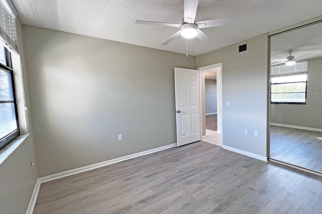Building Photo - 3650 Whitehall Dr