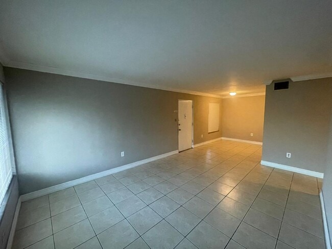 Building Photo - 1830 Maravilla Ave