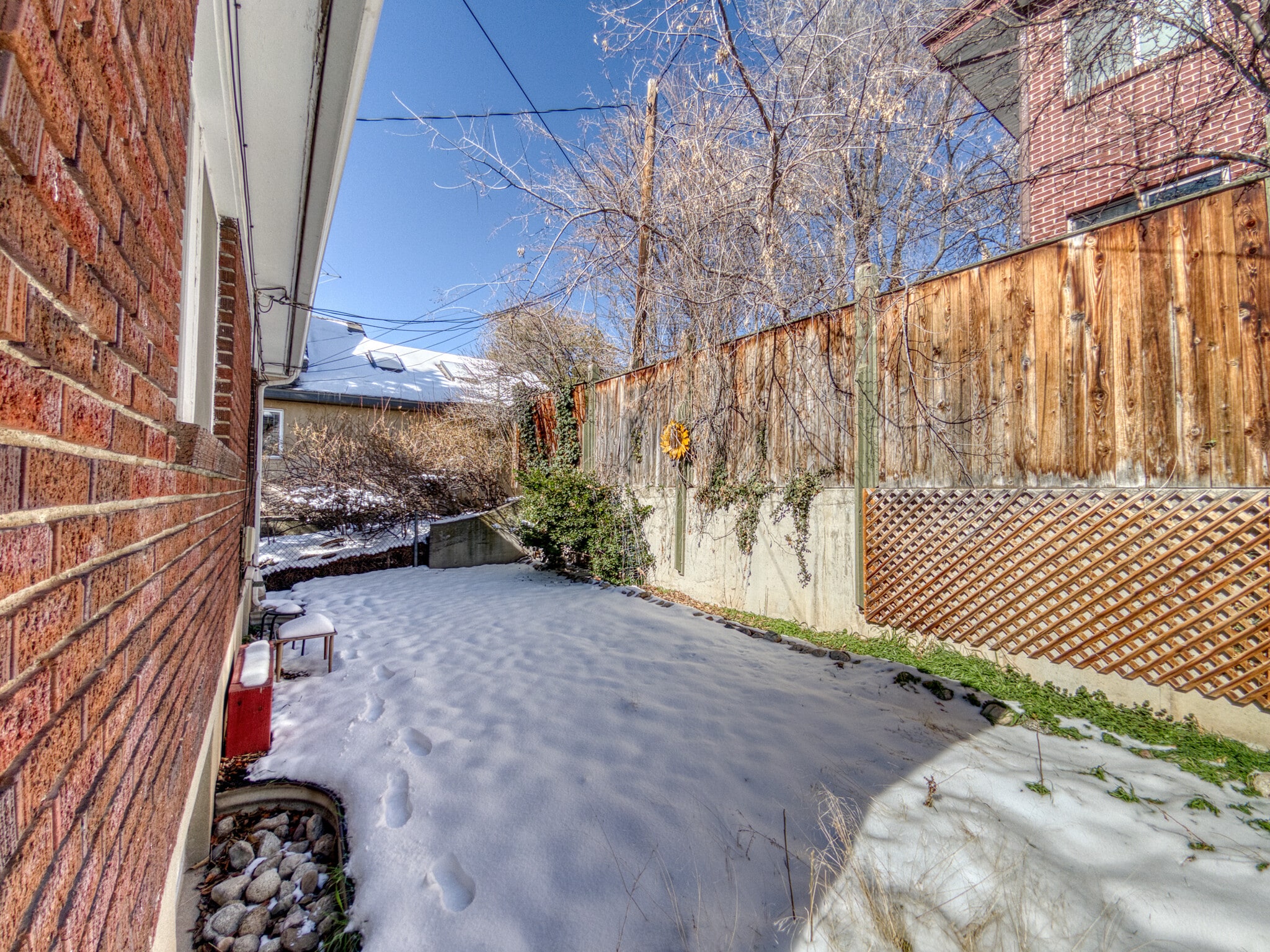 Building Photo - 483 E 8th Ave