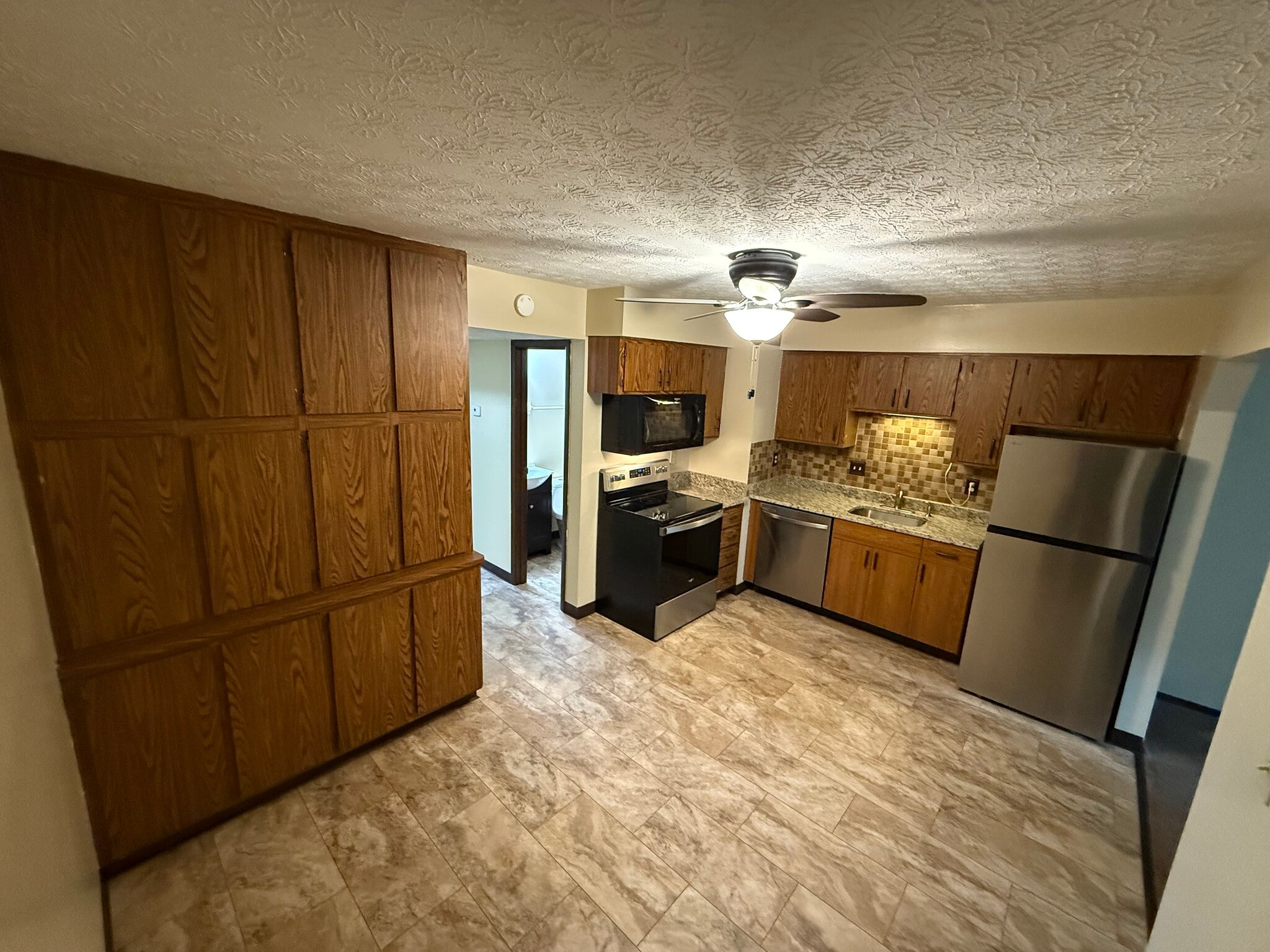 Kitchen - 5784 Pepperwood Ct