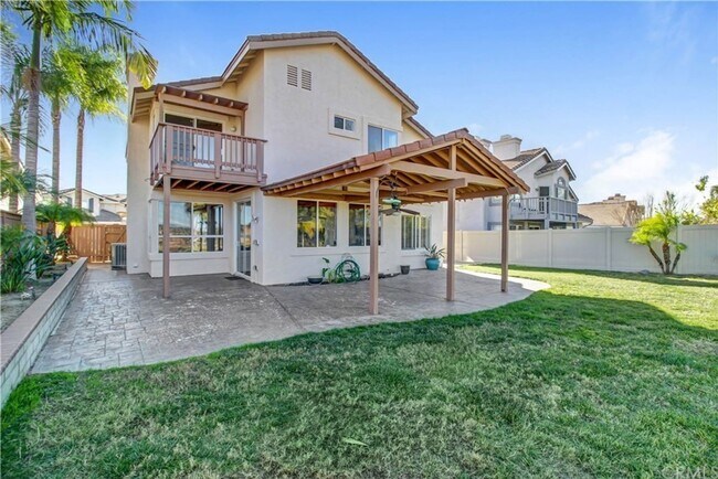 Building Photo - View Home 3 Bedrooms Plus