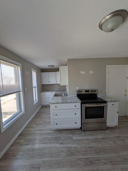 Kitchen - 27 McKinley Rd