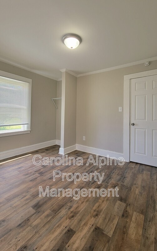 Building Photo - 105 Bingo Ln