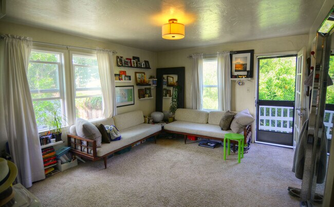 Building Photo - Rincon_Ave_46-48_E