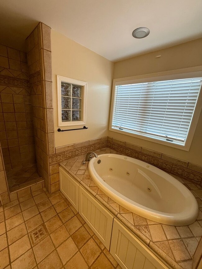 Building Photo - Beautiful Sunset Terraces Condo for Rent!