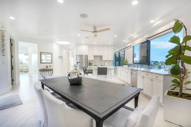 Building Photo - Live in the heart of Del Mar- where every ...