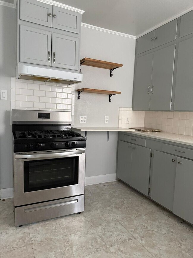 Building Photo - 3330 12th St