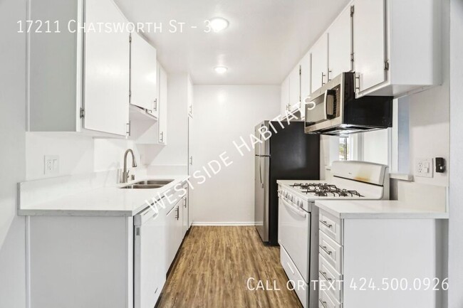 Building Photo - 17211 Chatsworth St